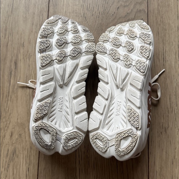 Hoka Rincon 3 Cream Athletic Running Shoes Women’s Size 6B No Insoles - Picture 8 of 13